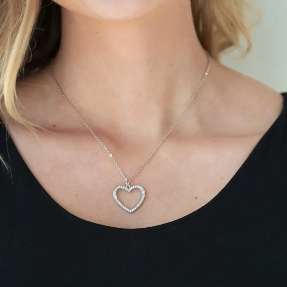 Paparazzi Jewelry Accessories - GLOW by Heart - White Necklace - Vintage